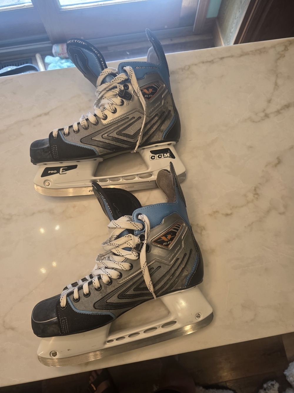 CCM Vector Ice Hockey Skates in Gray and Light Blue Size 12D